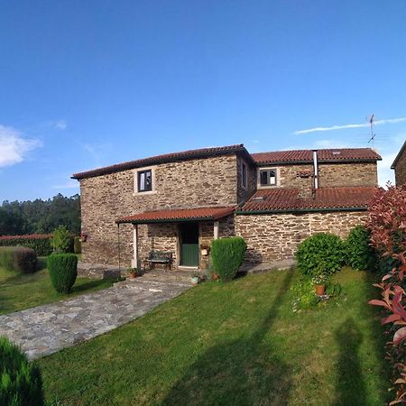 Casa O Castelo En Touro Villa Exterior photo