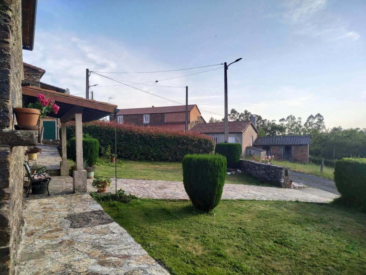 Casa O Castelo En Touro Villa Exterior photo
