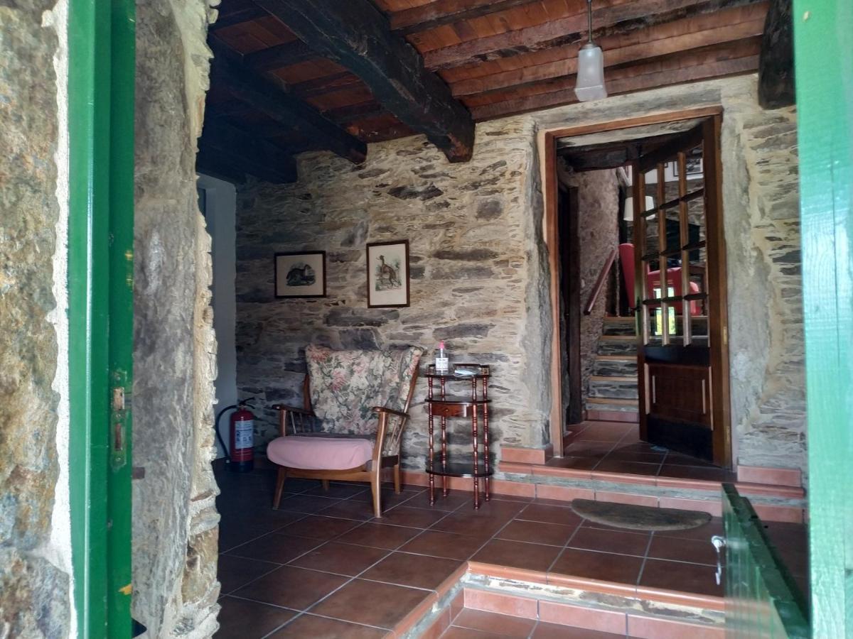 Casa O Castelo En Touro Villa Exterior photo